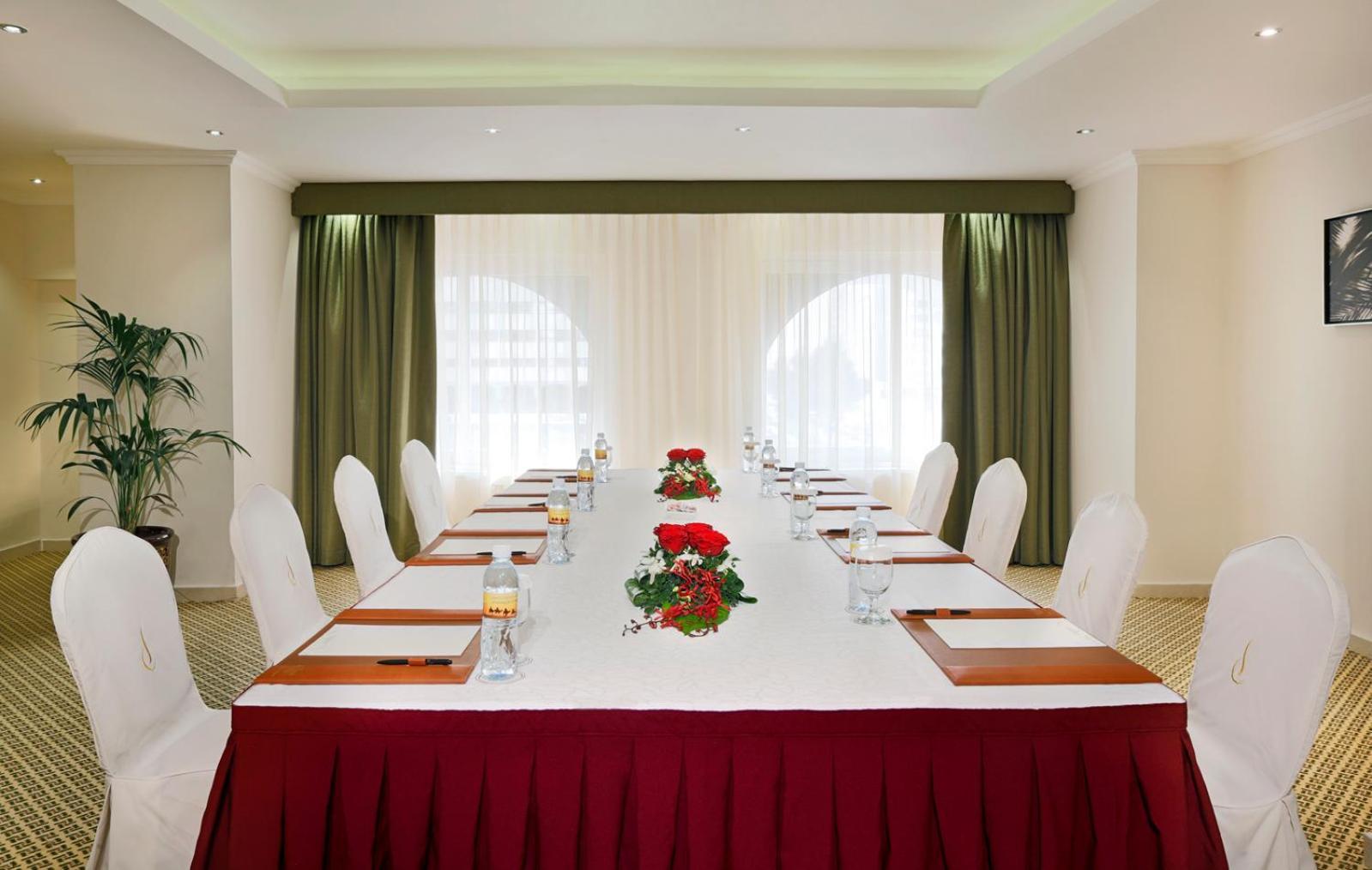 Seasons Al Hamra 4* Abu Dhabi