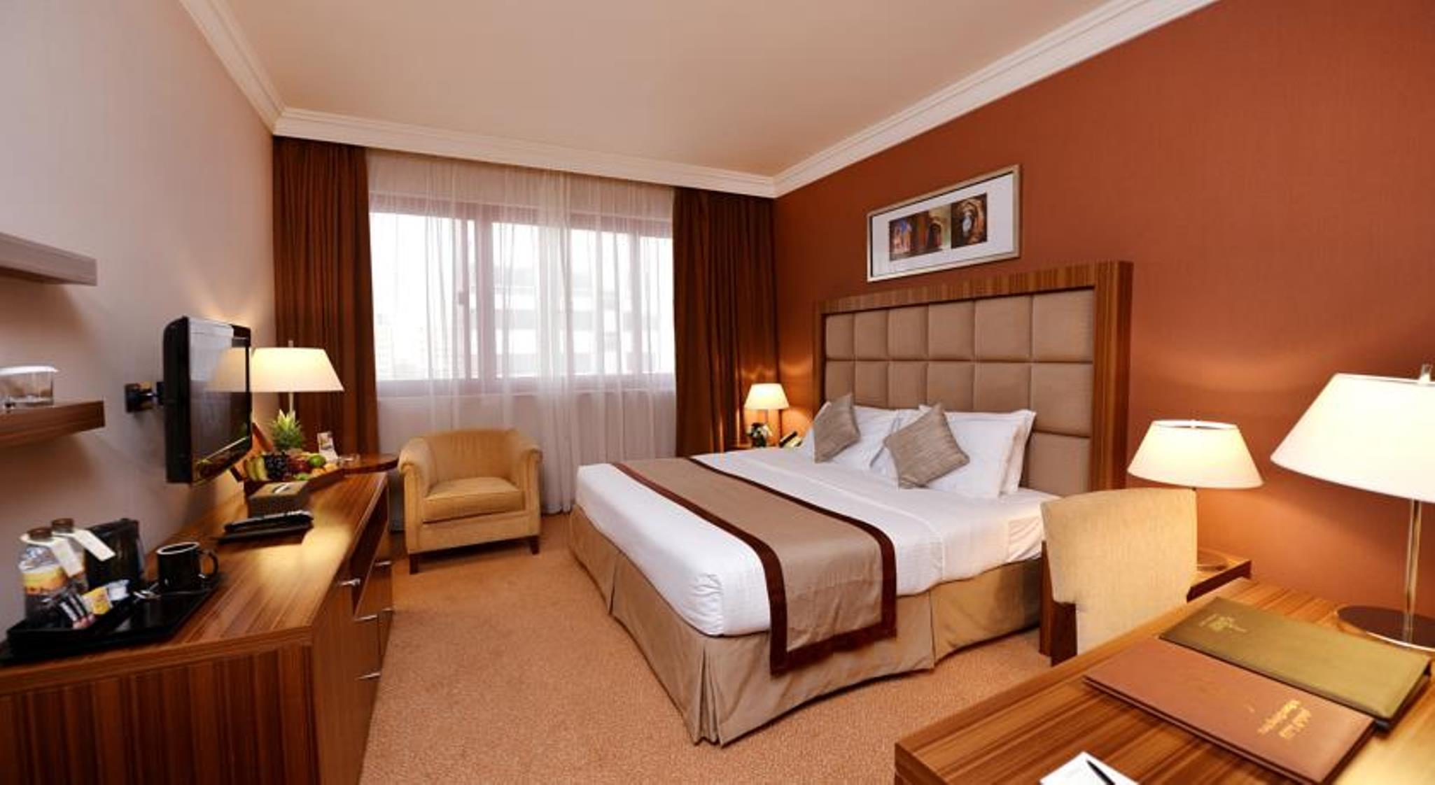 Seasons Al Hamra Hotel
